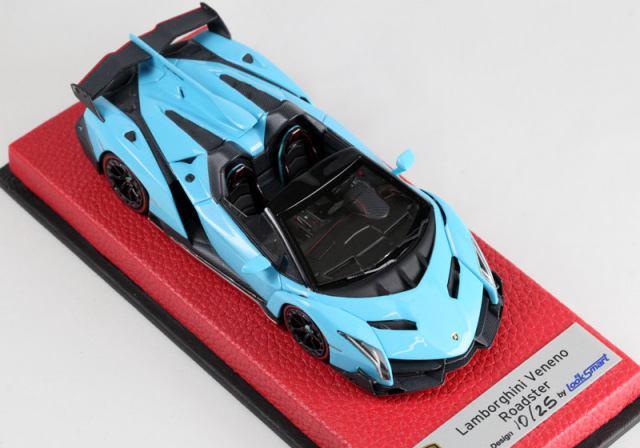 ✨美品✨ LookSmart 1/43 ランボルギーニ ニヴェネーノ 箱付き Amazon | ルックスマート 製ランボルギーニ ヴェネーノ 赤 1/43