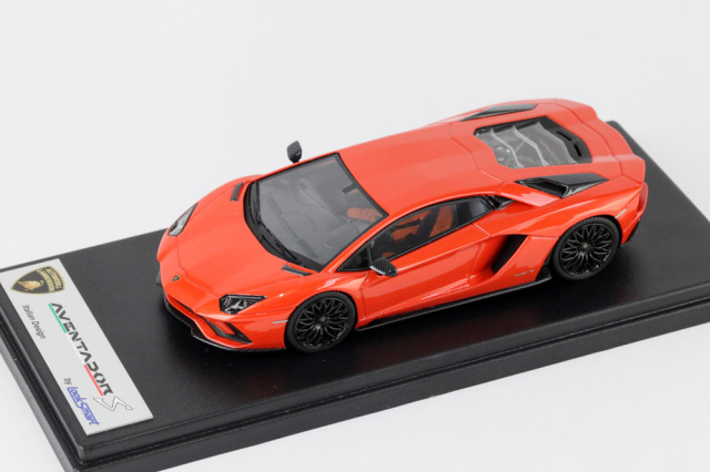 ルックスマート1/43ランボルギーニアヴェンタドールS イエロー