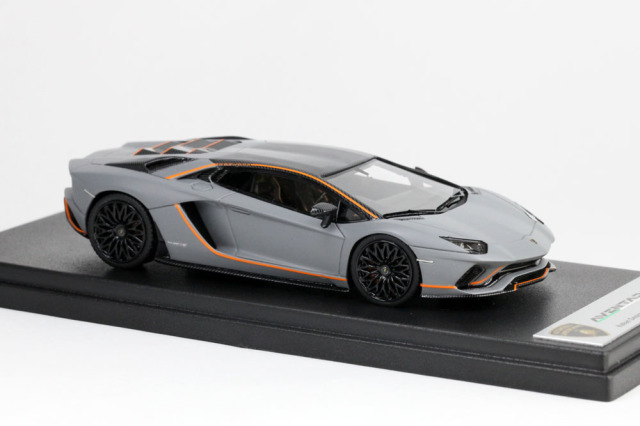 ルックスマート 1/43 ランボルギーニ アヴェンタドール ルックスマート 1/43 ランボルギーニ・アヴェンタドール LP700-4