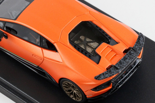 LOOKSMART（ルックスマート） LS469A ランボルギーニ ウラカン