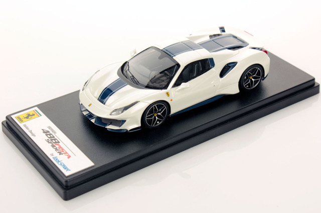 LOOKSMART LS496HTA Ferrari 488 Pista Spider (roof closed) Bianco Italia / Blu Nart Livery