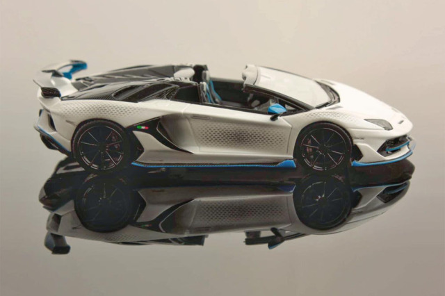 ルックスマート LS501XA ランボルギーニ アヴェンタドール SVJ