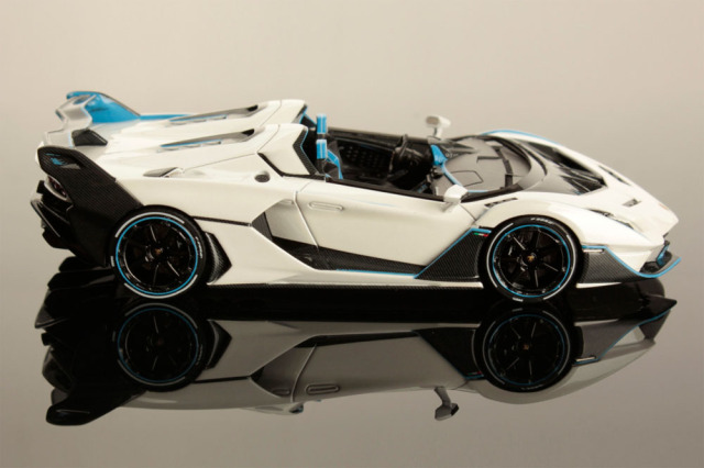 Lamborghini ランボルギーニ ランボルギーニ初のEV、8月18日ワールドプレミアへ。2＋2