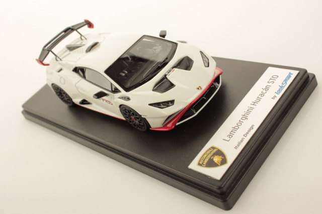 ルックスマート ランボルギーニ ウラカン 楽天市場】LOOKSMART（ルックスマート） 1/43完成品 LS452F