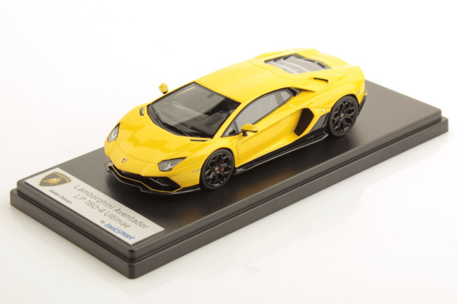 LOOKSMART LS525D 1/43 Lamborghini Aventador LP780-4 Ultimae Giallo Belenus