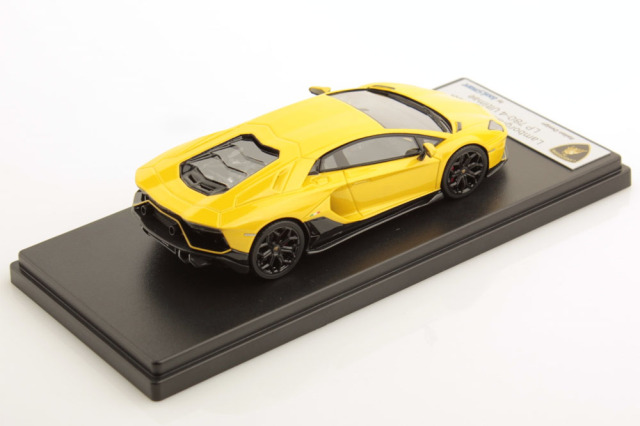 ルックスマート1/43ランボルギーニアヴェンタドールS イエロー Amazon | TrueScale Miniatures MINI GT 1/64 ランボルギーニ