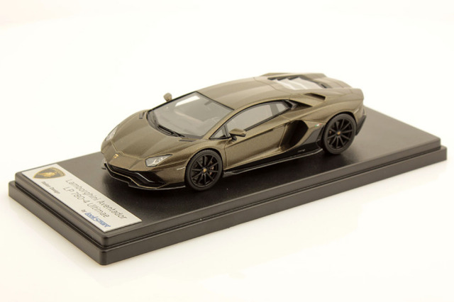 LOOKSMART LS525E 1/43 Lamborghini Aventador LP780-4 Ultimae Verde Gea Matt