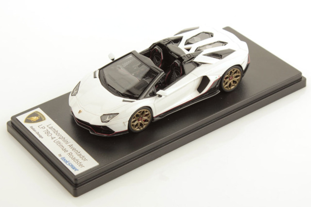 LOOKSMART LS532D 1/43 Lamborghini Aventador LP780-4 Ultimae Roadster Bianco Asopo / Carbon Pack