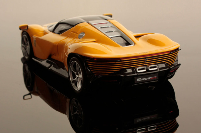 ルックスマート LS535D 1/43 フェラーリ デイトナ SP3 ジアッロモデナ