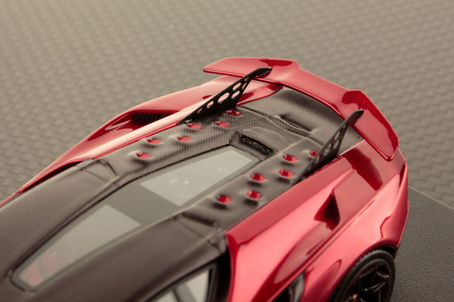 LOOKSMART ルックスマート1/43 ランボルギーニ ヴェネーノ Amazon | ルックスマート 製ランボルギーニ ヴェネーノ 赤 1/43