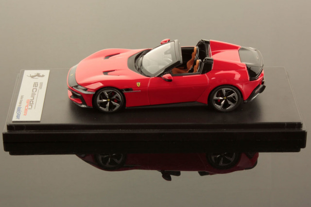 ルックスマート LS556C 1/43 フェラーリ 12（ドーディチ）チリンドリ