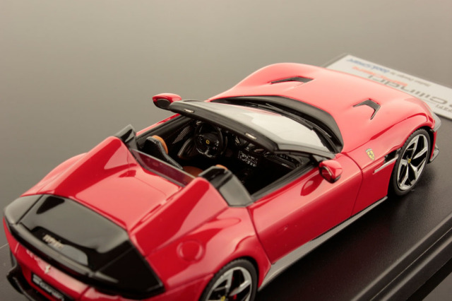 ルックスマート LS556C 1/43 フェラーリ 12（ドーディチ）チリンドリ