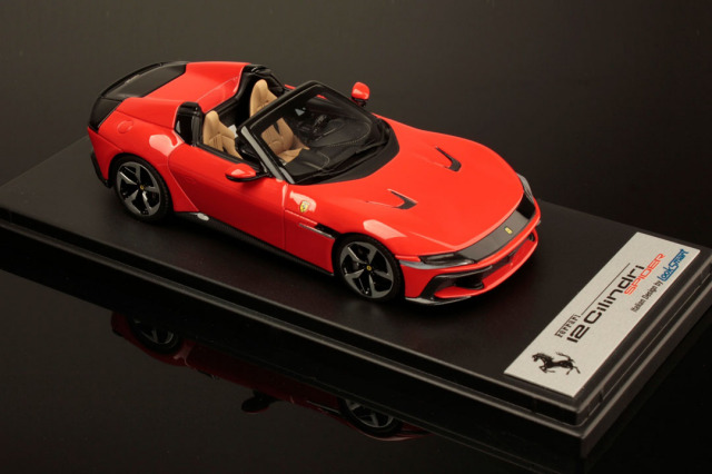 ルックスマート LS556G 1/43 フェラーリ 12（ドーディチ）チリンドリ
