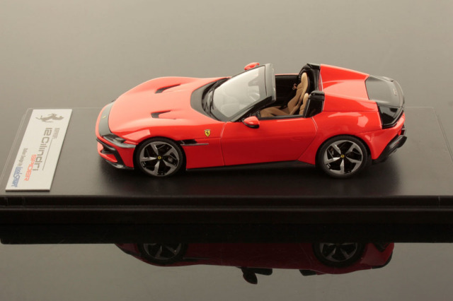 ルックスマート LS556G 1/43 フェラーリ 12（ドーディチ）チリンドリ