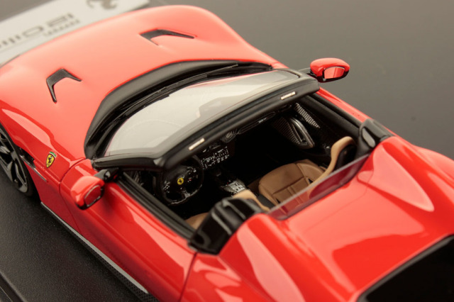 ルックスマート LS556G 1/43 フェラーリ 12（ドーディチ）チリンドリ