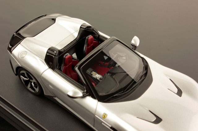 ルックスマート LS556I 1/43 フェラーリ 12（ドーディチ）チリンドリ