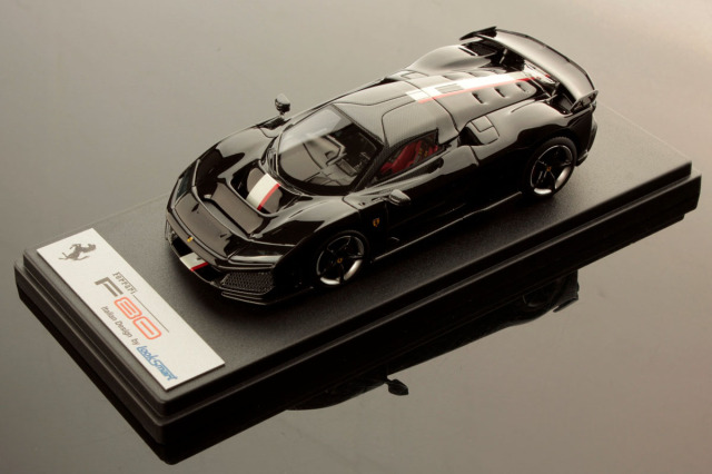ルックスマート LS559J 1/43 フェラーリ F80 ネロデイトナ（ストライプ）