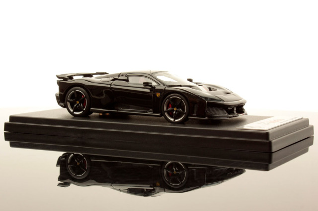 ルックスマート LS559J 1/43 フェラーリ F80 ネロデイトナ（ストライプ）