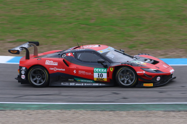 ルックスマート LSRC212 1/43 フェラーリ 296 GT3 No.10 Emil Frey