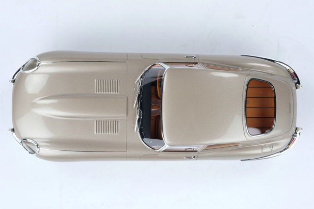 お取り寄せ商品】 Amalgam M6008 1/18 Jaguar E-Typr Coupe ミニカー