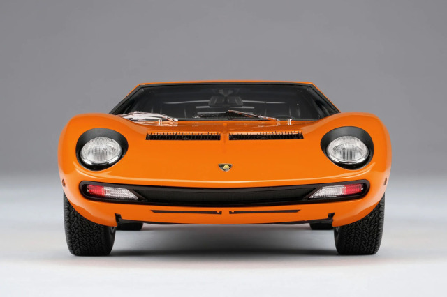 【お取り寄せ商品】  Amalgam M6010 1/18 Lamborghini Miura P400 Arancia Miura (Orange)