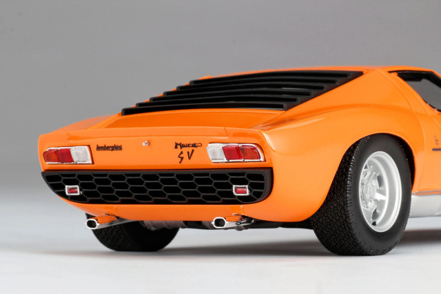 お取り寄せ商品】 Amalgam M6010 1/18 Lamborghini Miura P400