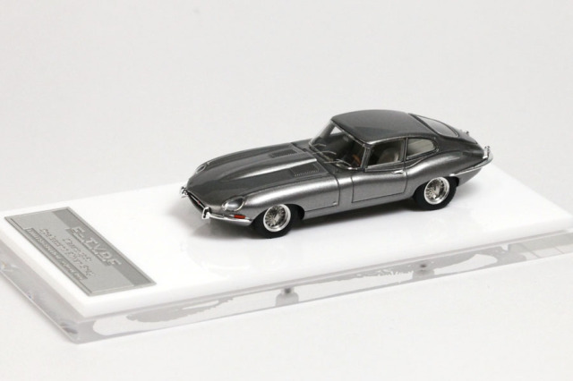 M64X 09C 1/64 Jaguar E-Type 1961  Opalescent Sliver Gray Limited 199pcs