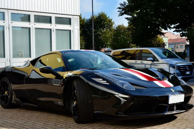 ** 予約商品 ** BBR P18068C1 1/18 Ferrari 458 Speciale Nero DS / Red-White stripe Limited 48pcs （ケース付）