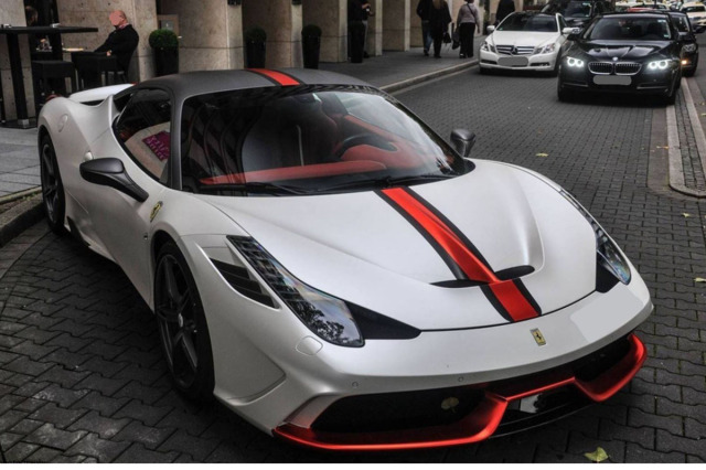 ** 予約商品 ** BBR P18068E 1/18 Ferrari 458 Speciale Bianco Italia Matt / Red stripe Limited 48pcs （ケース付）