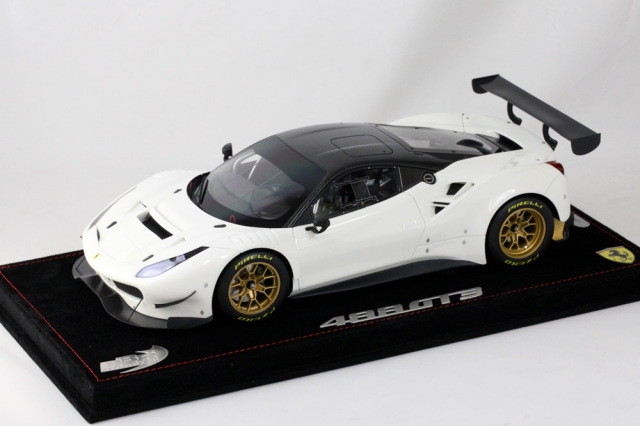 BBR P18123CV 1/18 フェラーリ 488GT3 Avus White /Carbon roof 12台限定 （ケース付）