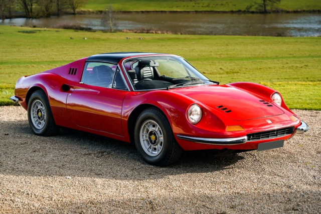 ** 予約商品 ** BBR P18152A1 1/18 Ferrari Dino 246 GTS 1972 with roof Rosso Corsa - Black interior Limited 46pcs （ケース付）