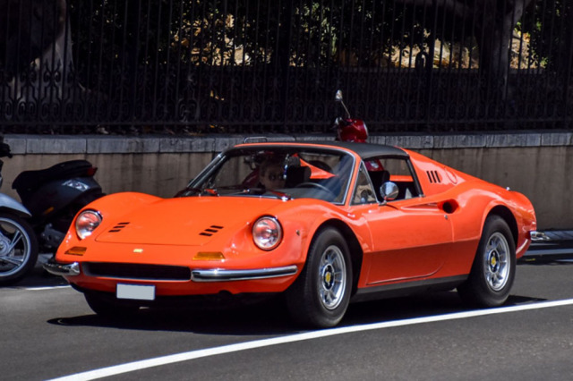 ** 予約商品 ** BBR P18152B 1/18 Ferrari Dino 246 GTS 1972 with roof Rosso Dino - Black interior Limited 46pcs （ケース付）