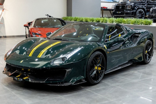 ** 予約商品 ** BBR P18162O 1/18 Ferrari 488 Pista Spider Verde British / Yellow stripe Limited 48pcs （ケース付）