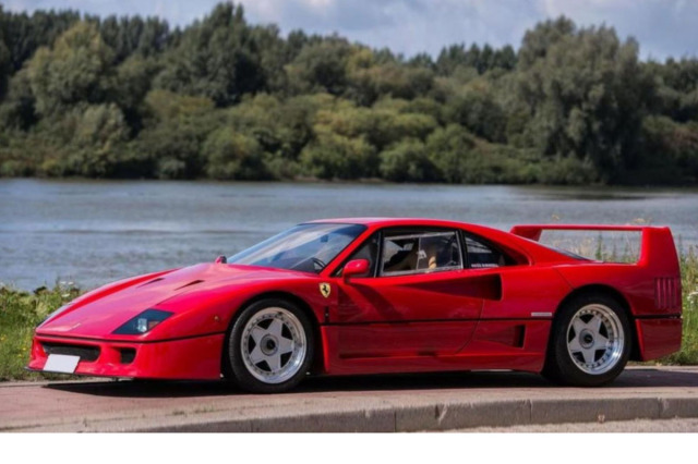 1/43 フェラーリ F40 ライトウェイトバージョン ブラック 京商