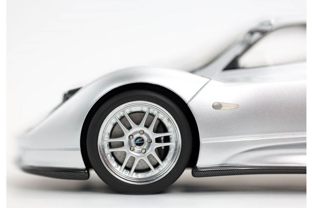 予約商品 ** BBR P18170AV 1/18 Pagani ZONDA C12 chassis no.001 1999