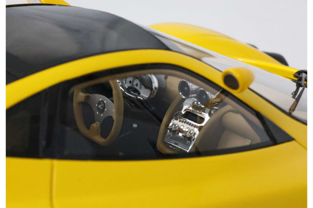 予約商品 ** BBR P18170BV 1/18 Pagani ZONDA C12 Yellow Limited