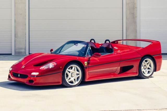 ** 予約商品 **  BBR P18190A1V 1/18 Ferrari F50 Spider 1995 Red - Black interiors Limited 150pcs （ケース付）