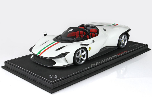 BBR P18214BIFV 1/18 Ferrari Daytona SP3 Serie Icona Bianco Italia / Italian flag Limited 11pcs （ケース付）