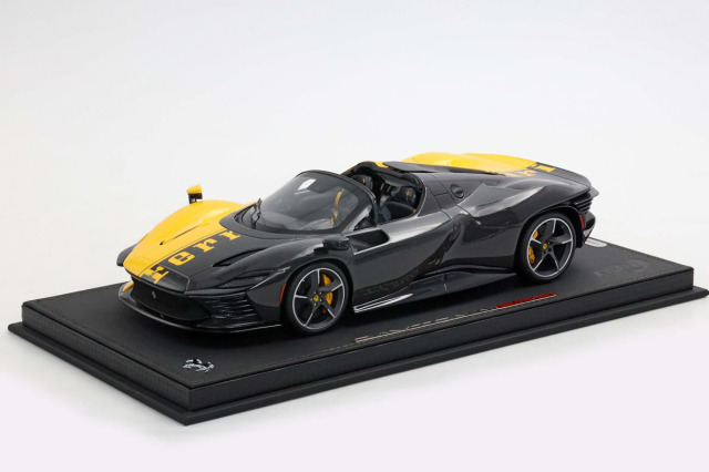 ** 予約商品 ** BBR P18214TMO-26 1/18 Ferrari Daytona SP3 599+1 Spider - open roof Giallo Modena / Carbon fiber Limited 99pcs （ケース付）