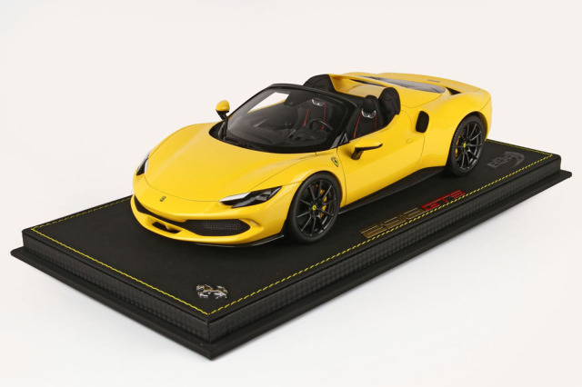 ミニカー　1/18 Ferrari 296 GTS Modena Yellow Diamond Grey Corsa Wheels ケース無 [P18215C] ミニカー専門店 ラクーンオート