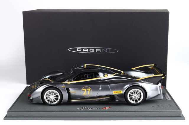 ミニカー　1/18 Pagani Huayra R ケース付 [P18218BV] お取り寄せ商品】 BBR P18218BV 1/18 Pagani Huayra R Met Grey