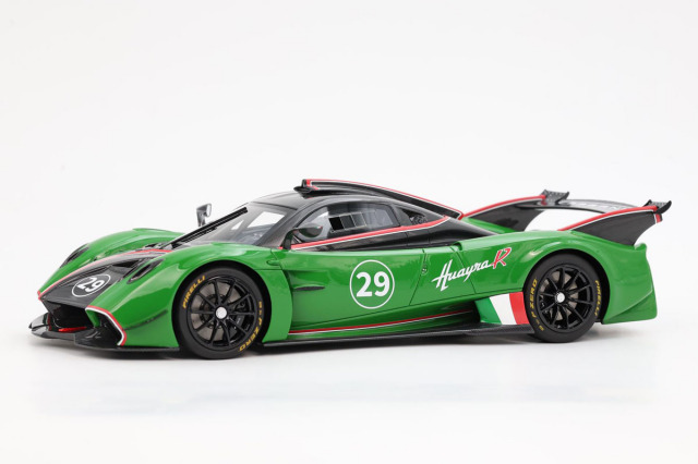 予約商品 ** BBR P18218CV 1/18 Pagani Huayra R Gloss Black Carbon