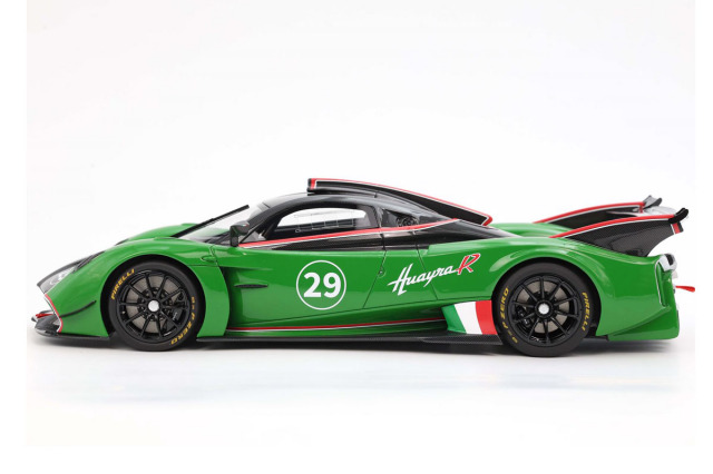 予約商品 ** BBR P18218CV 1/18 Pagani Huayra R Gloss Black Carbon