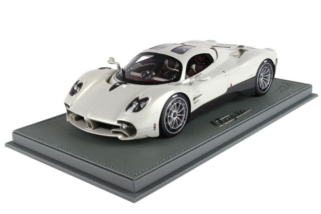 BBR P18223BV 1/18 Pagani Utopia Grey Rinascimento - OPT Carbon Fiber Limited 40pcs （ケース付）