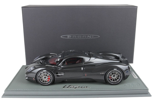 未使用 BBR モデル 1/18 パガーニ Utopia ミニカー 限定品 BBR P18223MV 1/18 Pagani Utopia Giallo Ginevra Limited