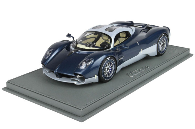 BBR P18223EV 1/18 Pagani Utopia Carbon Fiber Blue （ケース付）
