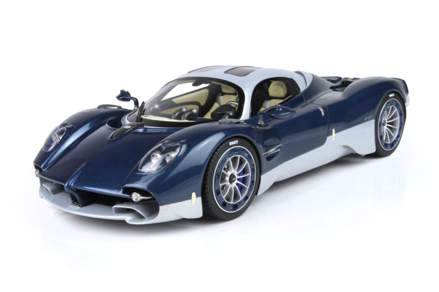 ミニカー　1/18 Pagani Utopia(カーボンファイバーブルー) ケース付 [P18223EV] BBR P18223EV 1/18 Pagani Utopia Carbon Fiber Blue （ケース付