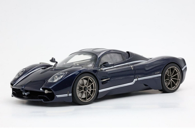 予約商品 ** BBR P18223GV 1/18 Pagani Utopia Blu Midnight