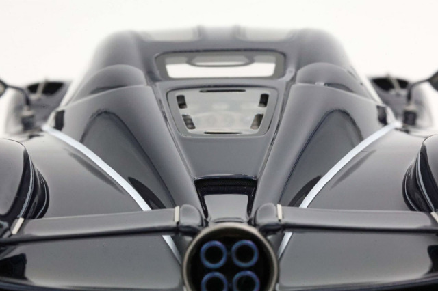 予約商品 ** BBR P18223GV 1/18 Pagani Utopia Blu Midnight