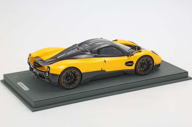 予約商品 ** BBR P18223MV 1/18 Pagani Utopia Giallo Ginevra